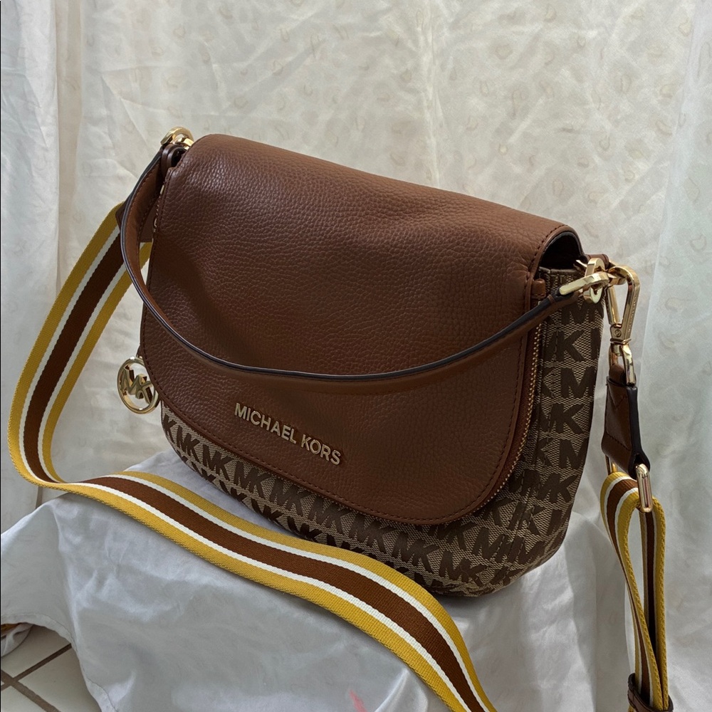 Sale New - Michael Kors Brown Crossbody Bag / Multi thick Color Crossbody Strap